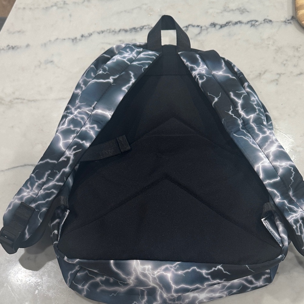 Stylish Lightning Pattern Backpack - Picture 2 of 3